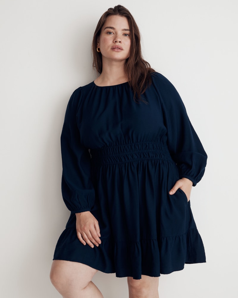 Front of a model wearing a size 3X Sophia Mini Dress in Deep Indigo by Madewell. | dia_product_style_image_id:324579